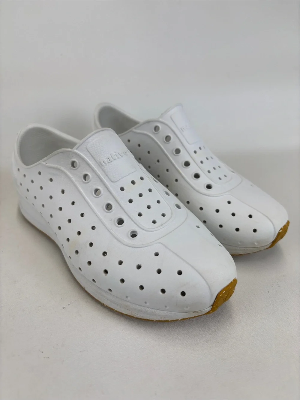 NATIVE Robbie Sugarlite Kids Shoes White Waterproof Slip-On Size J1